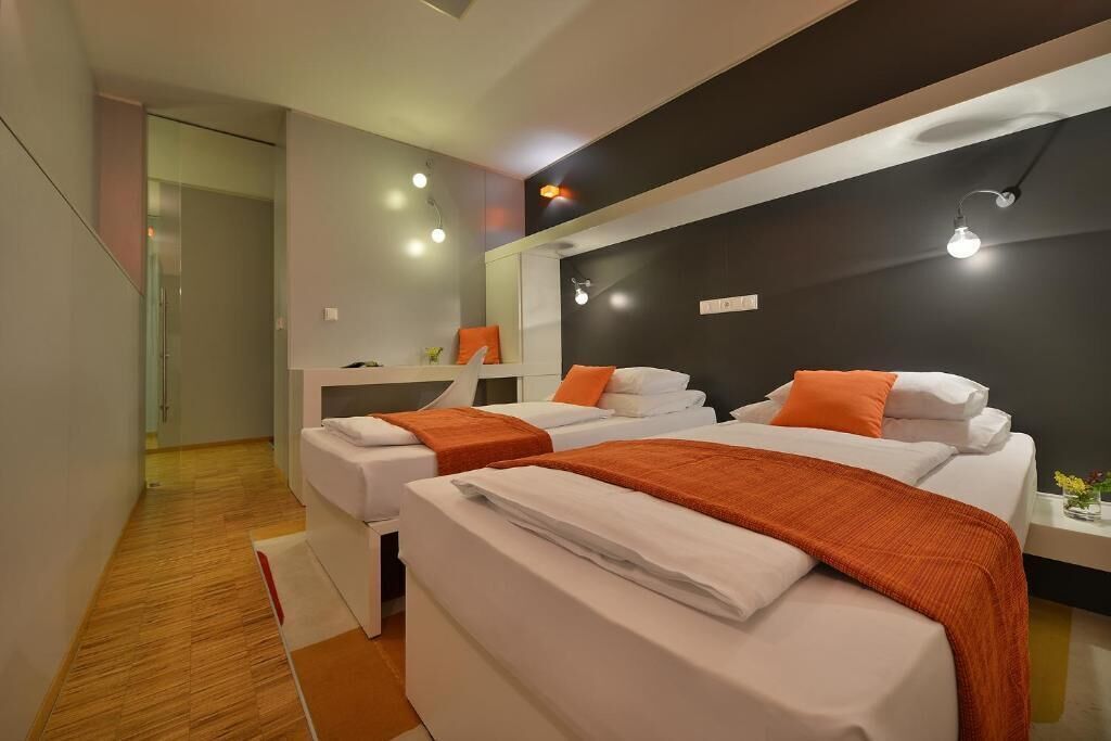 Minibar, in-room safe, desk, free WiFi