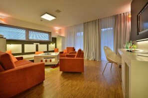 Suite – superior, massasjebadekar (terrace) | Minibar, safe på rommet, skrivebord og wi-fi (inkludert)