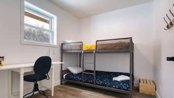 3 bedrooms, WiFi, bed sheets