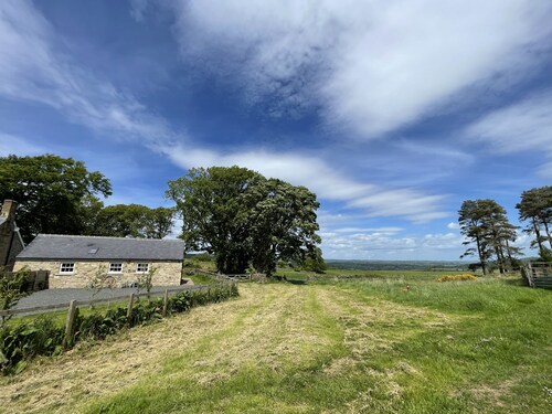 Romantic 1 bedroom Rural Retreat with spectacular views across Northumberland