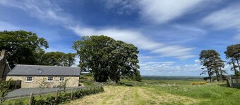 Romantic 1 bedroom Rural Retreat with spectacular views across Northumberland