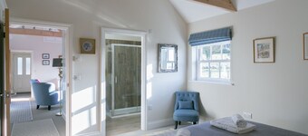 Romantic 1 bedroom Rural Retreat with spectacular views across Northumberland