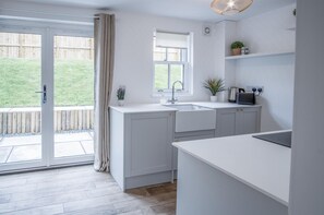 Floor plan - Brook Cottage - 7 Bedroom Cottage - Dale (Haverfordwest)