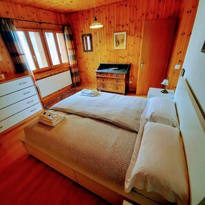 CHALET NUCLEO 12 | 3 間臥室、羽絨被、熨斗/熨衣板、搖籃/嬰兒床