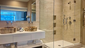 Bathroom - Room in luxurious downtown property (St. John's)