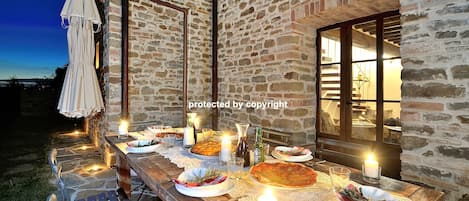 Outdoor dining