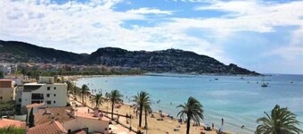 Lovely flat with beautiful views AV-32