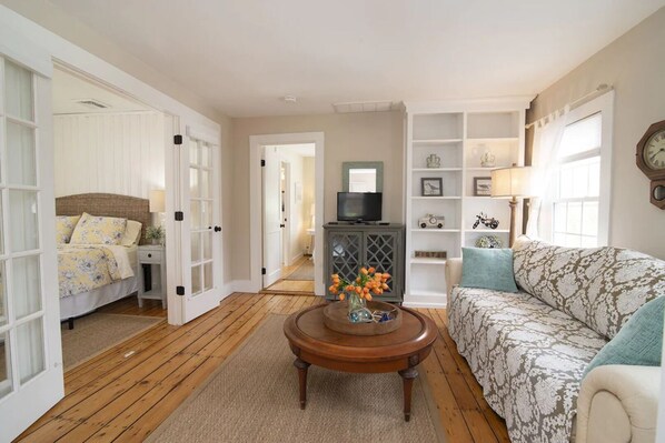 3 habitaciones, escritorio, tabla de planchar con plancha y wifi gratis 