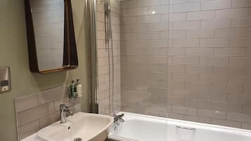 Standard Double Room | Bathroom | Shower, free toiletries, hair dryer, towels