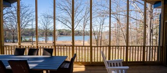 Upscale Greers Ferry Lakefront Home with Amazing Views!