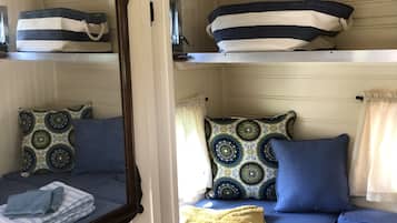 1 habitación y ropa de cama