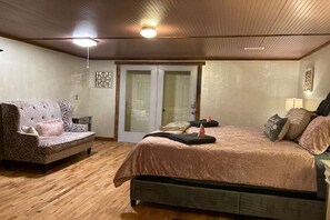 1 bedroom, free WiFi, bed sheets
