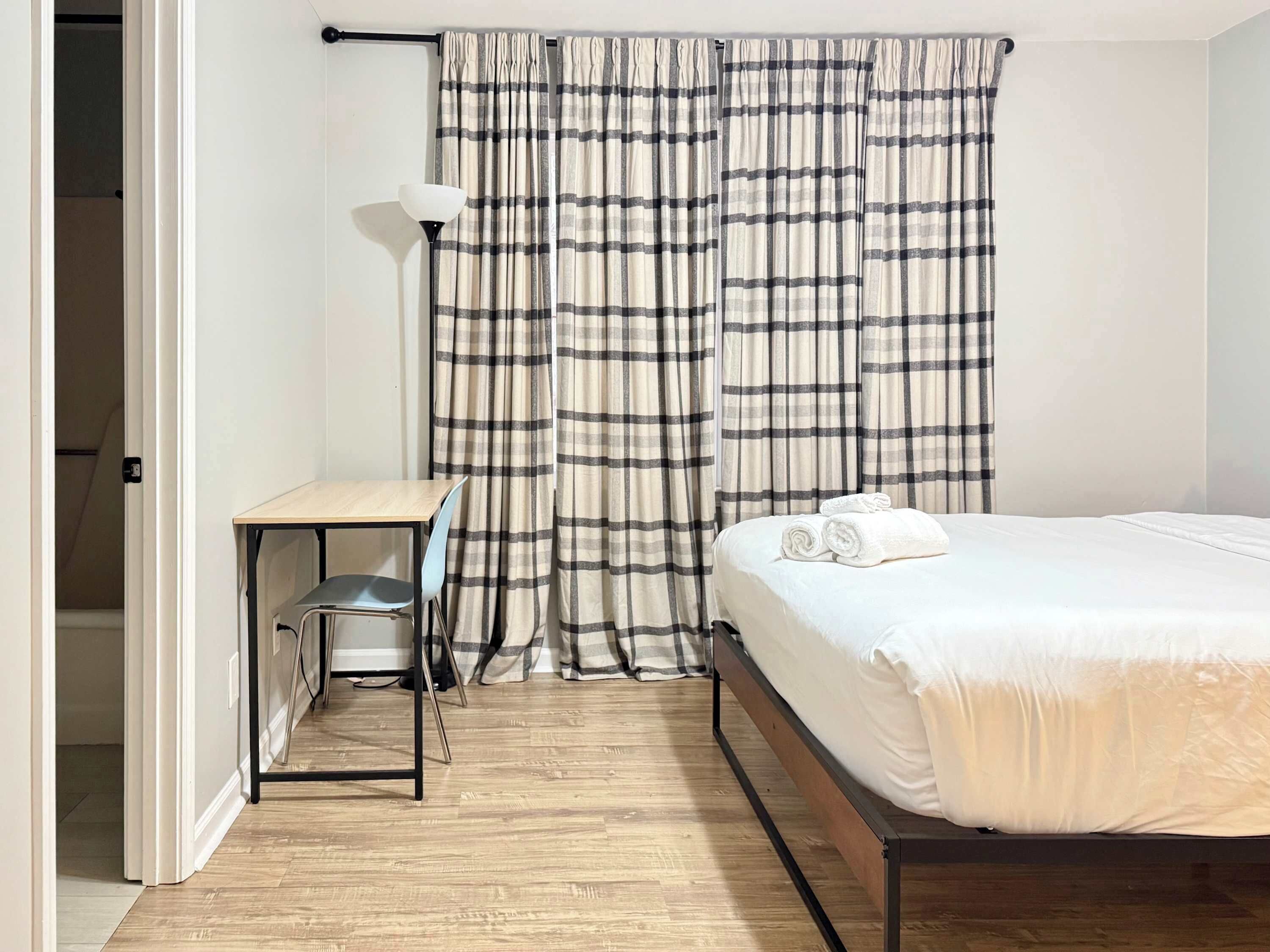 4 bedrooms, desk, iron/ironing board, WiFi