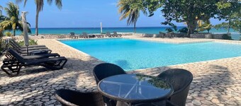 Hospitality Expert HALF HILL: Pool, Beach & Chef