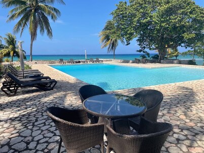 Hospitality Expert HALF HILL: Pool, Beach & Chef