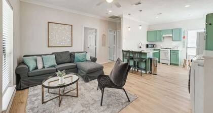 Lakeview 2BR/1B Guest Home with Hot Tub