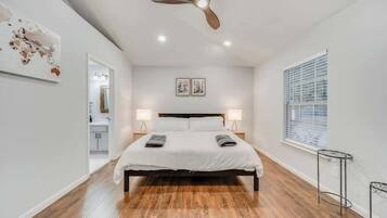 5 bedrooms, desk, iron/ironing board, WiFi