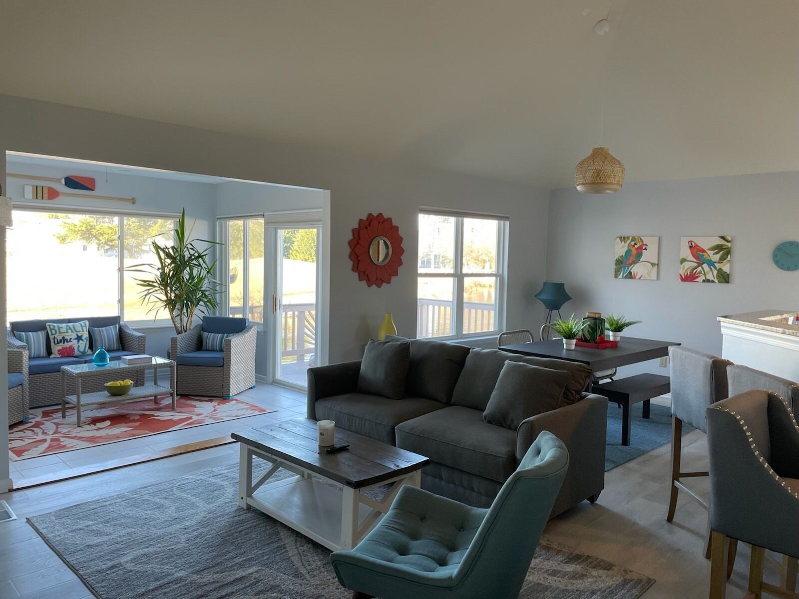 Smart TV, fireplace, Hulu, books