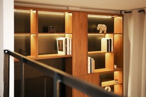 المنشأة من الداخل