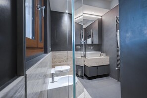 Hair dryer - Il toscano - New with terrace in the center of Greve (Greve in Chianti)