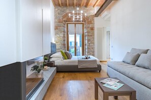 TV - Il toscano - New with terrace in the center of Greve (Greve in Chianti)
