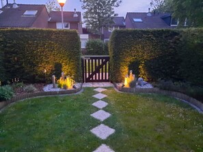 Property grounds - Vacation home Dörner in Bruinisse with terrace, barbecue and garden (Bruinisse)