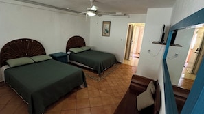 1 Schlafzimmer, Schreibtisch, Bügeleisen/Bügelbrett, kostenloses WLAN