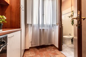 Doccia, asciugacapelli, bidet, asciugamani