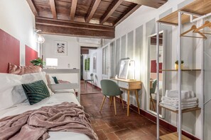 2 Schlafzimmer, Schreibtisch, Bügeleisen/Bügelbrett, WLAN