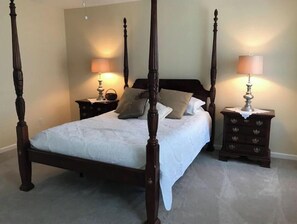 3 bedrooms, travel cot, WiFi