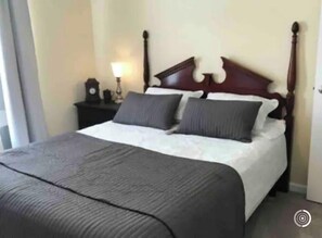 3 bedrooms, travel crib, WiFi - Breath and Relax/can sleep up to 6 guest/pets ok (Bluffton)