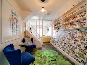Cottage | Interior
