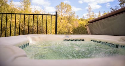 Yosemite Southgate Waterfront Cabin 3 Bdrm Bass Lake Oakhurst Spa pets Specials!