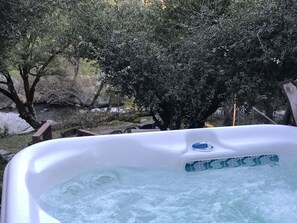 Bain à remous extérieur