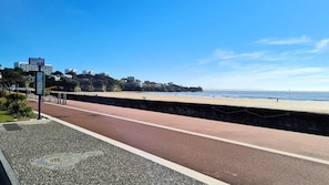 Beach - Royan - Quiet BRIGHT STUDIO - 30m from the BEACH - PARK area (ROYAN)