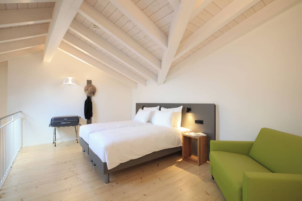 1 bedroom, premium bedding, pillow-top beds, in-room safe