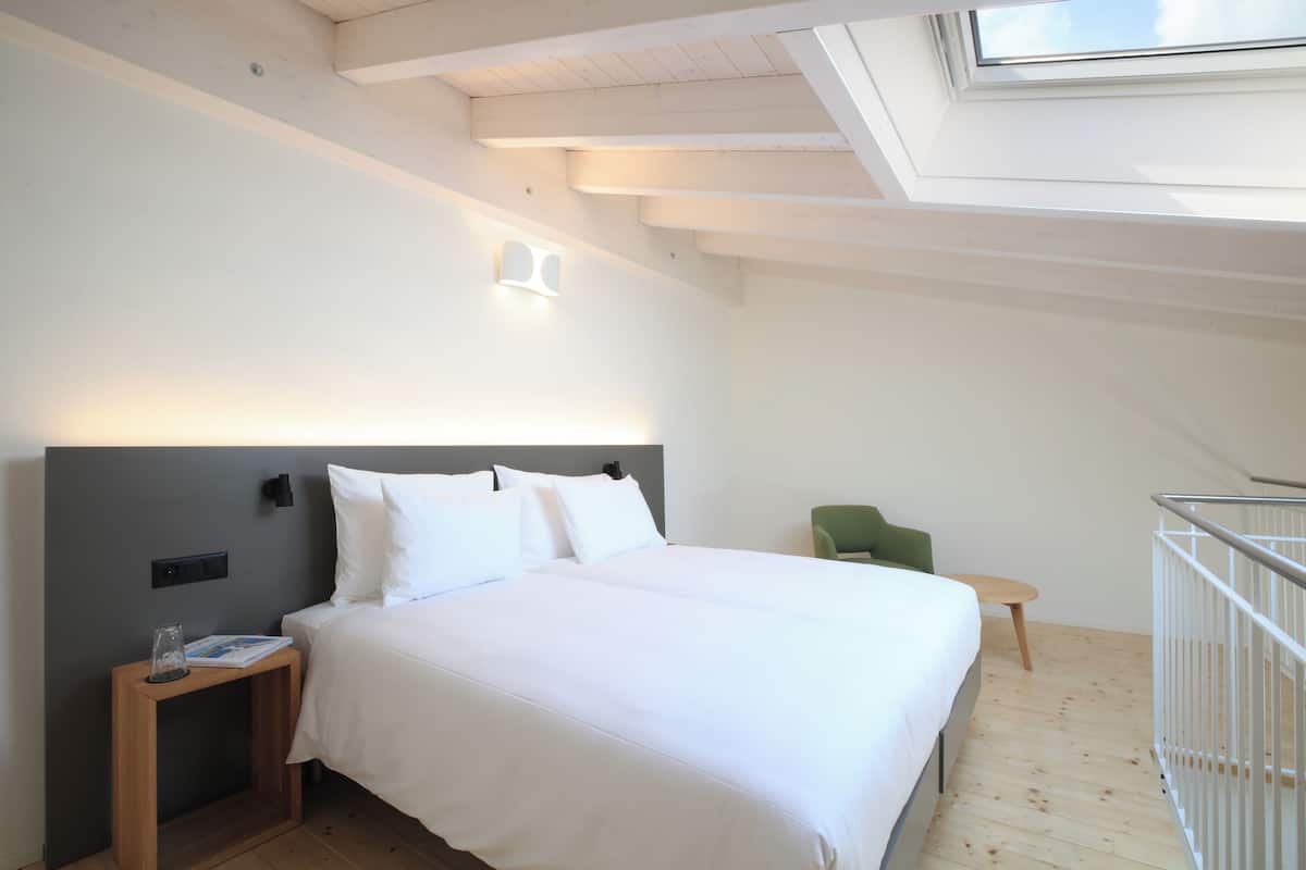 1 bedroom, premium bedding, pillow-top beds, in-room safe