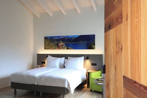 Premium bedding, pillowtop beds, in-room safe, desk - Charme Hotel al Torchio (Ascona)