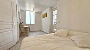 1 bedroom - Royan - APARTMENT - garden level - WALK AT TWO STEPS  et  BEACH at 600m (ROYAN)