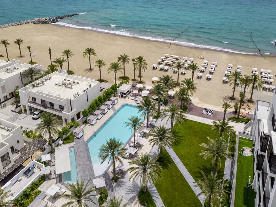 Private beach, white sand, beach bar