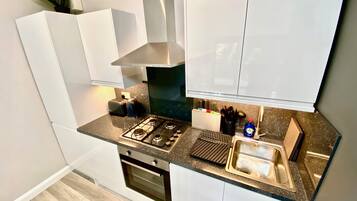 Refrigerador, horno, placa de cocina, lavavajillas