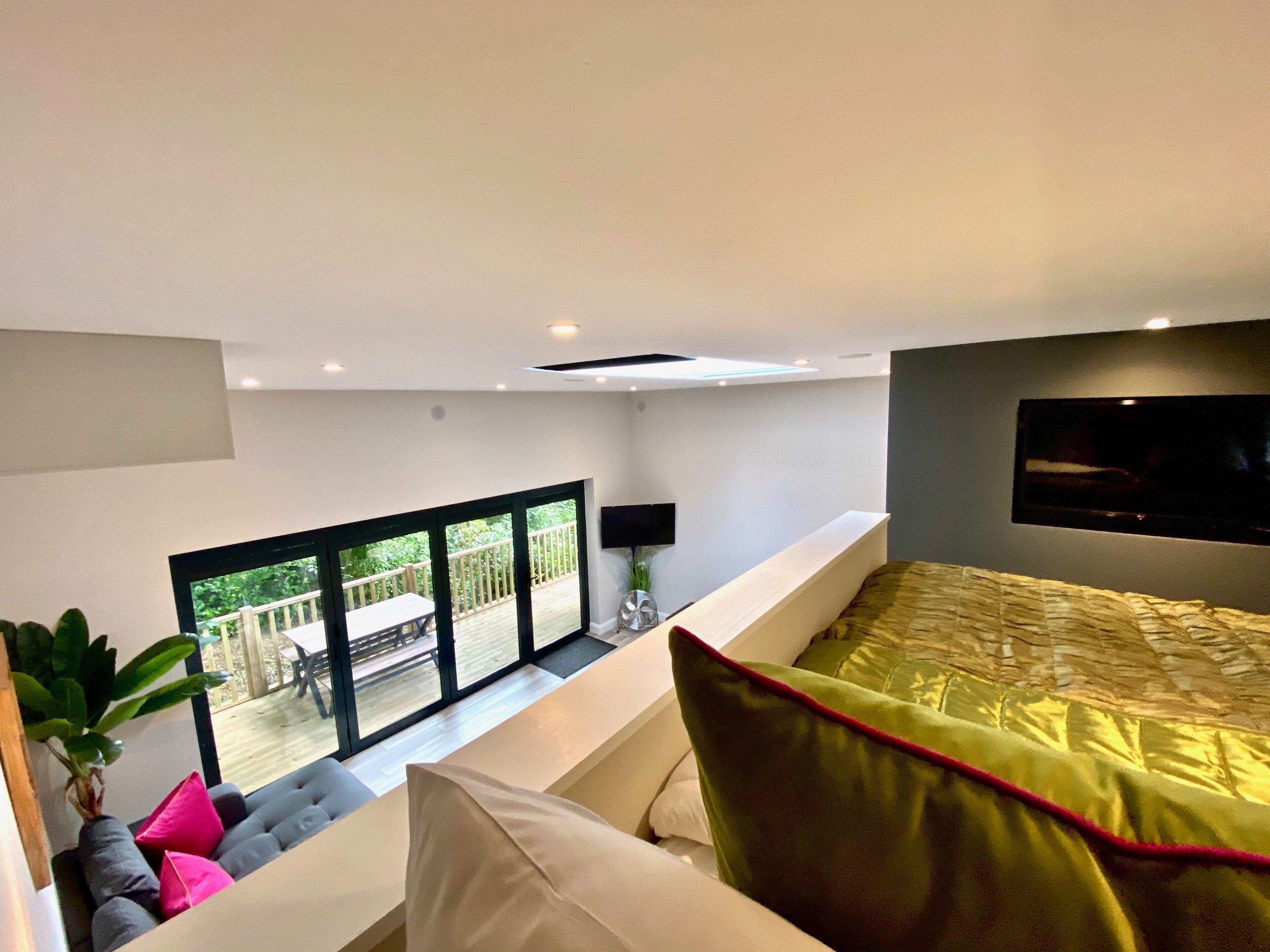 Smart-TV, videospill, DVD-spiller og filmbibliotek