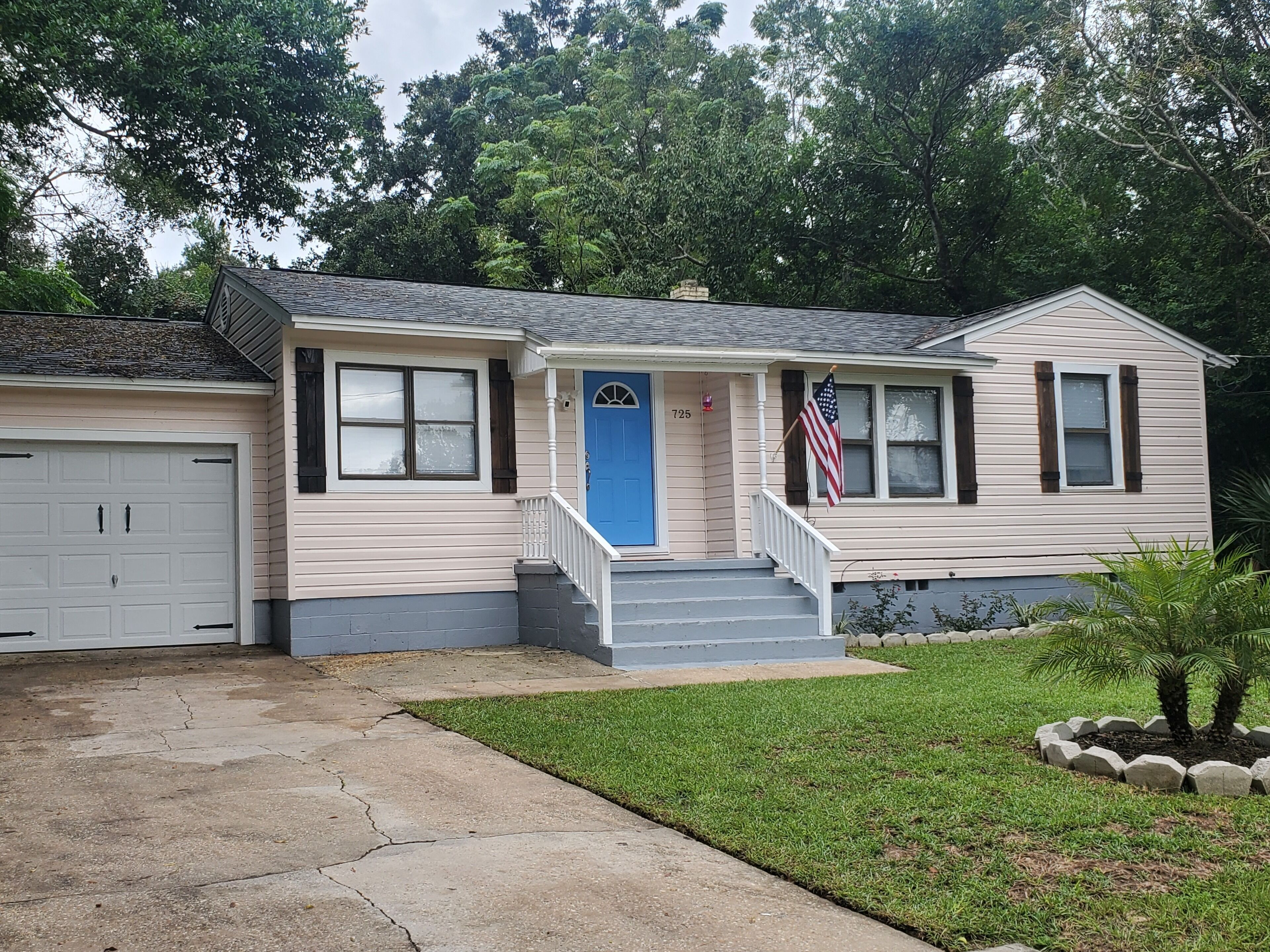 "Pensacola Pearl" cottage near downtown, NAS & the beach!