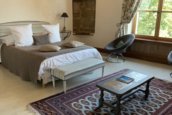 Deluxe Room | Desk, soundproofing, free WiFi, bed sheets