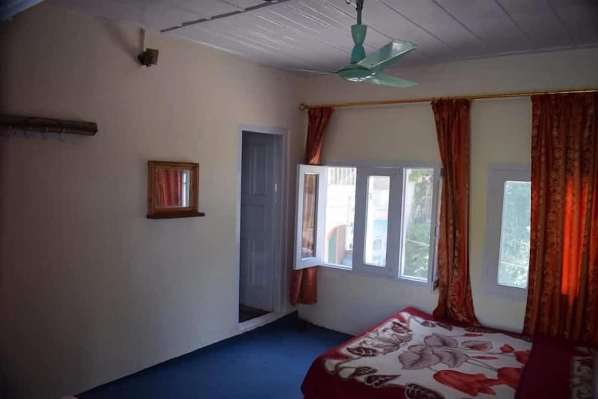 Standard Double Room | Iron/ironing board