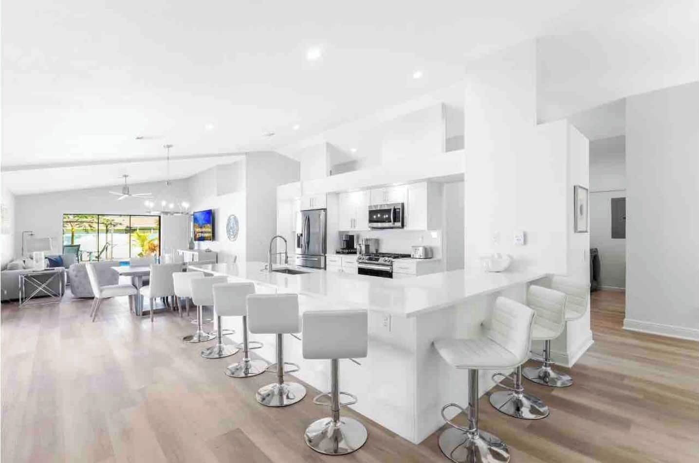 雪櫃、微波爐、焗爐、爐具