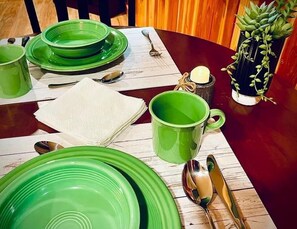 Dining - Bear Creek Resort, Lower Cabin Suite (1 King Bed), Lower Cabin Suite (1 King Bed) (Sanders County)