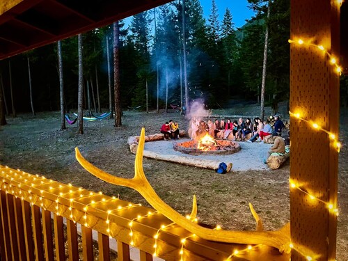 Bear Creek Resort, Upper cabin suite ( 1 king bed), Upper cabin suite ( 1 king bed)