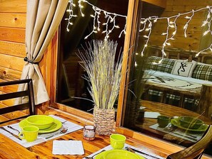 Dining - Bear Creek Resort, Upper cabin suite ( 1 king bed), Upper cabin suite ( 1 king bed) (Sanders County)