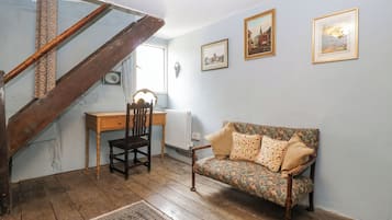 Cottage | Interior